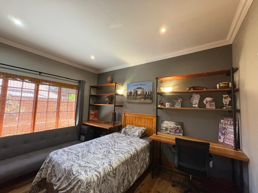 4 Bedroom Property for Sale in Hillcrest Northern Cape